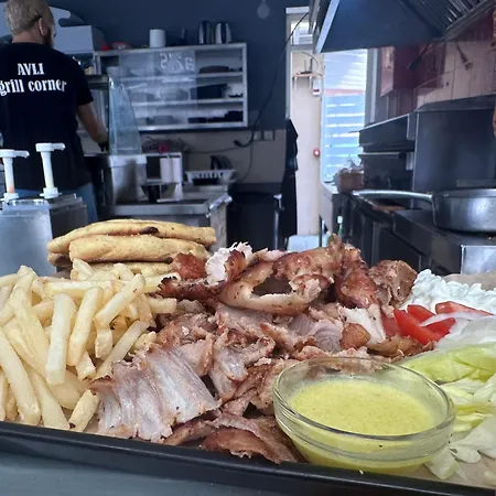 아파트 Αvli Sarti Studios & Apartments No1