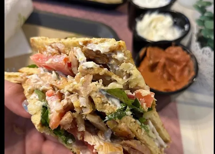 Αvli Sarti Studios & Apartments No1 사르티